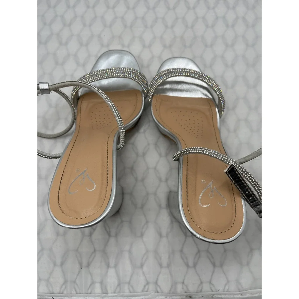 Windsor Chic Stunners Women's 9 Silver Metallic Rhinestone Platform Block Heels